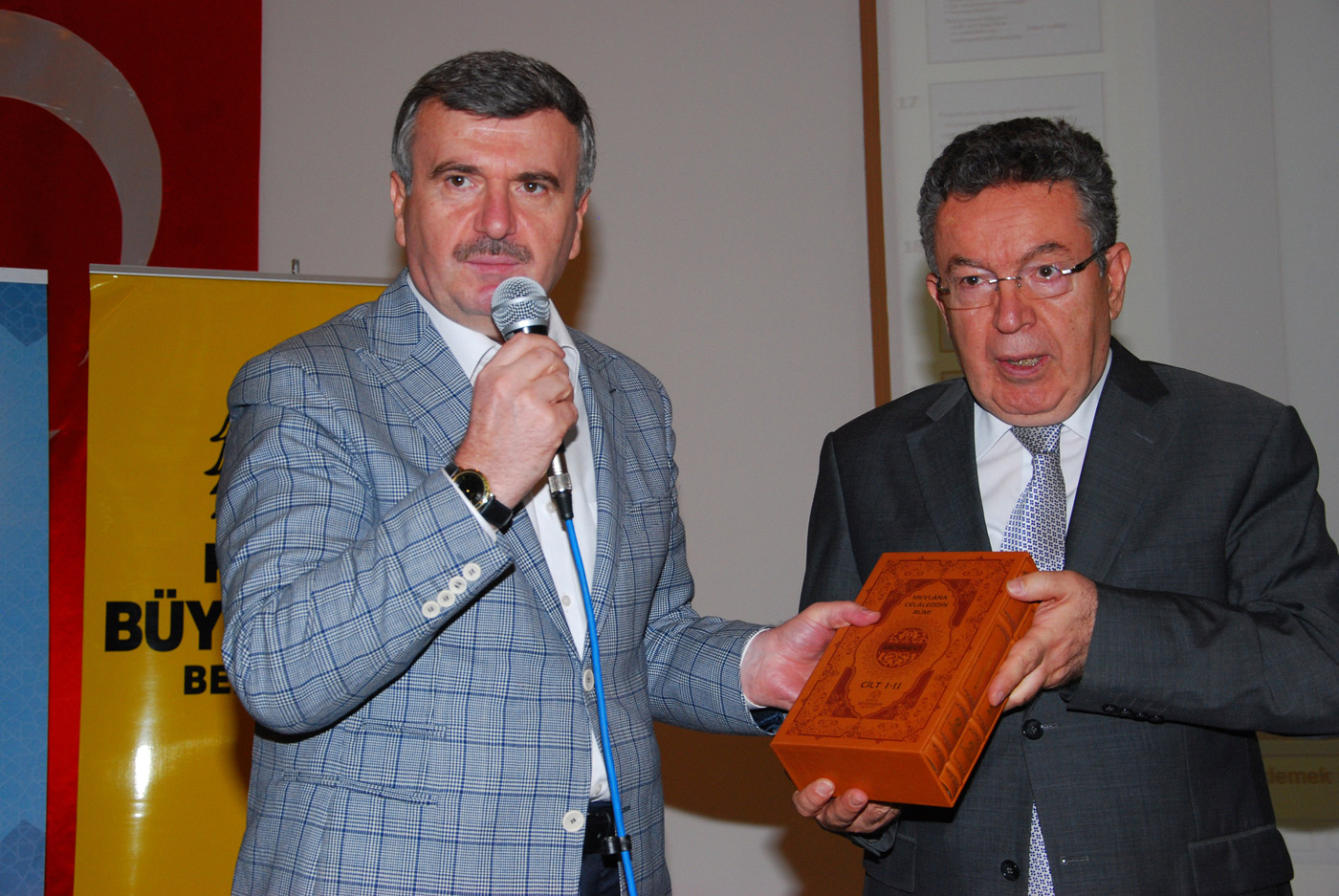 Yusuf Ziya Özcan 'Şehir ve Üniversite'yi Anlattı