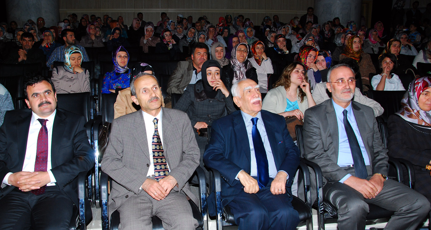 Mevlana Aşığı Yaman Dede Anıldı