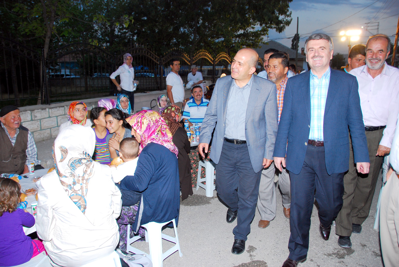 Arakan Müslümanlarına Yapılan Zulmü Kınıyoruz