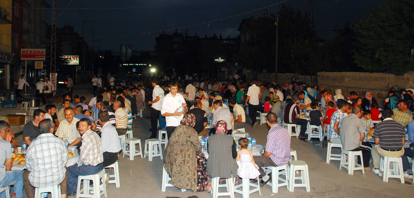 Mahalle İftarları Kardeşlik Ortamını Pekiştiriyor