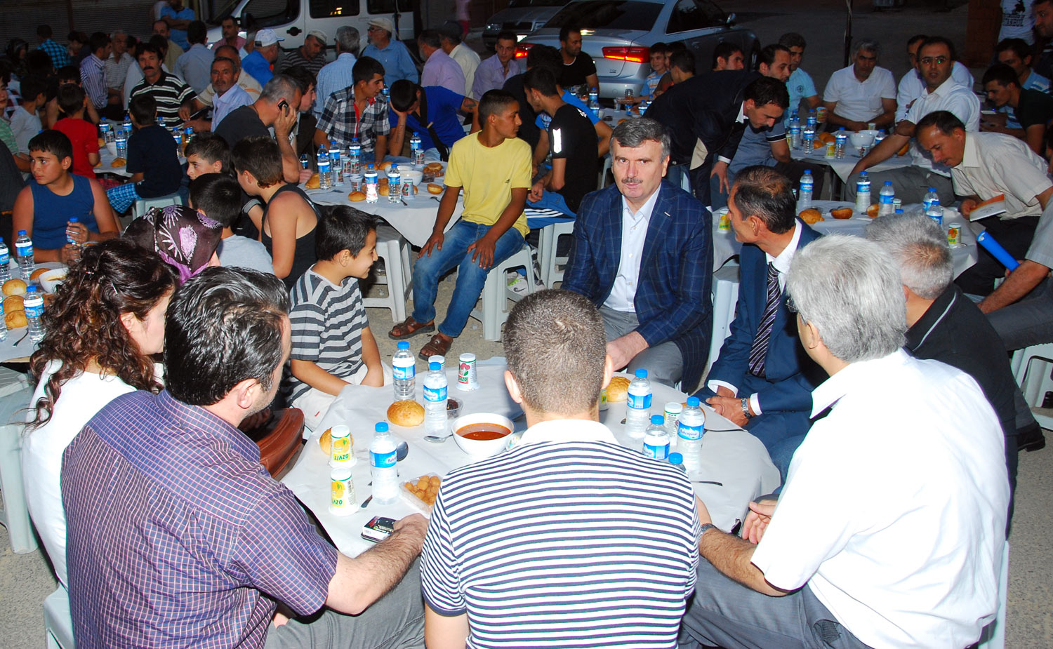 Mahalle İftarları Bütünleşmenin Sembolü