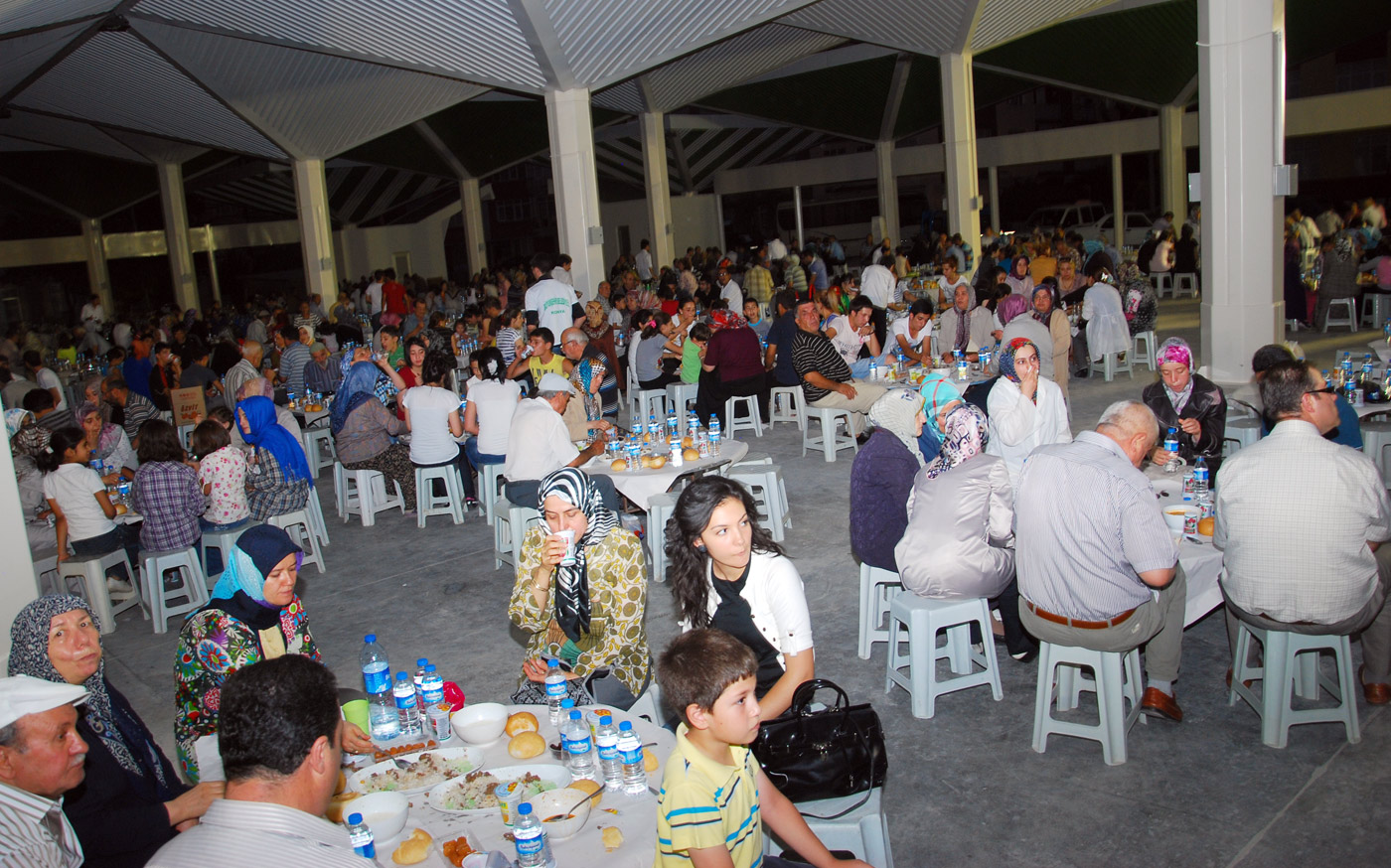 Büyükşehir'in Mahalle İftarları Başladı