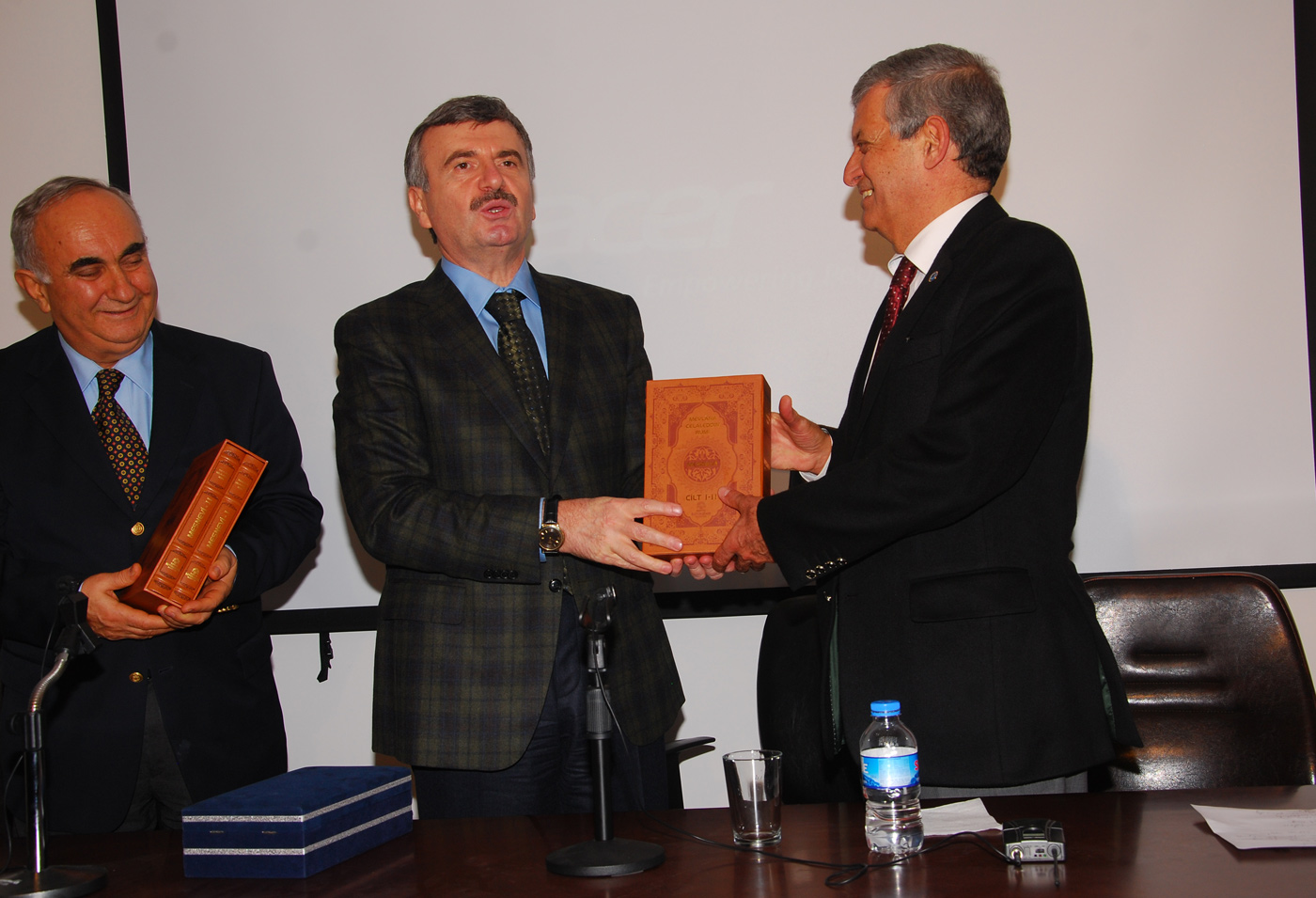 Başkan Akyürek İstanbul'daki Konyalı Öğrencilerle Buluştu