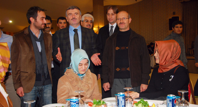 Başkan Akyürek İstanbul'daki Konyalı Öğrencilerle Buluştu