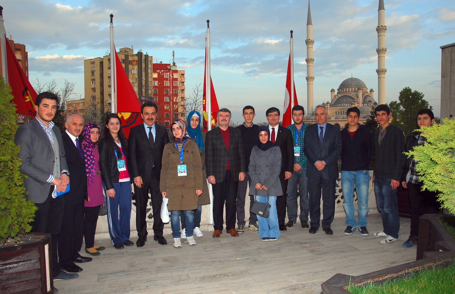 Gençler Ülkenin Aydınlık Geleceğine Katkı Yapacak