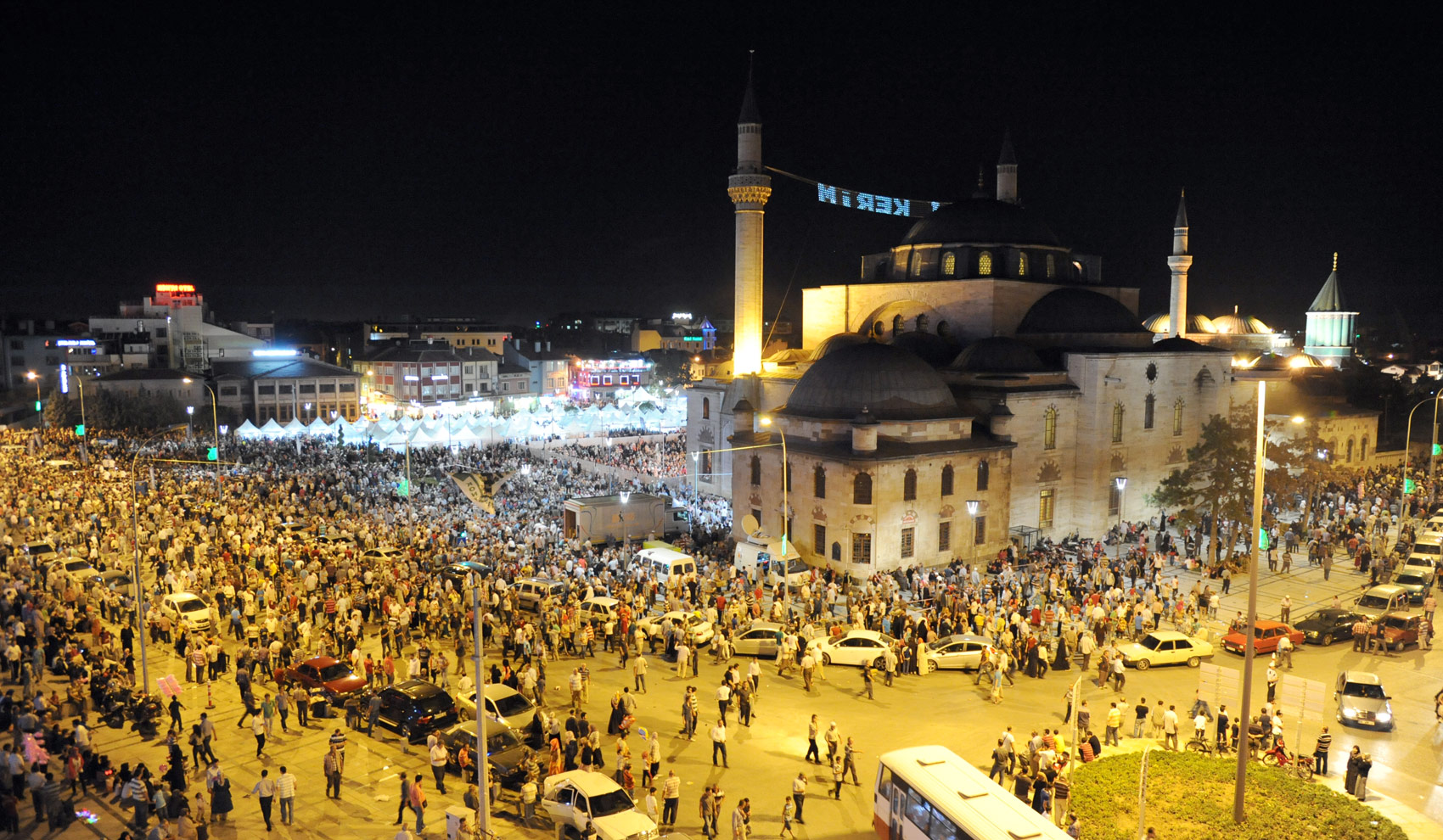 Konya'da Muhteşem Kadir Gecesi Coşkusu