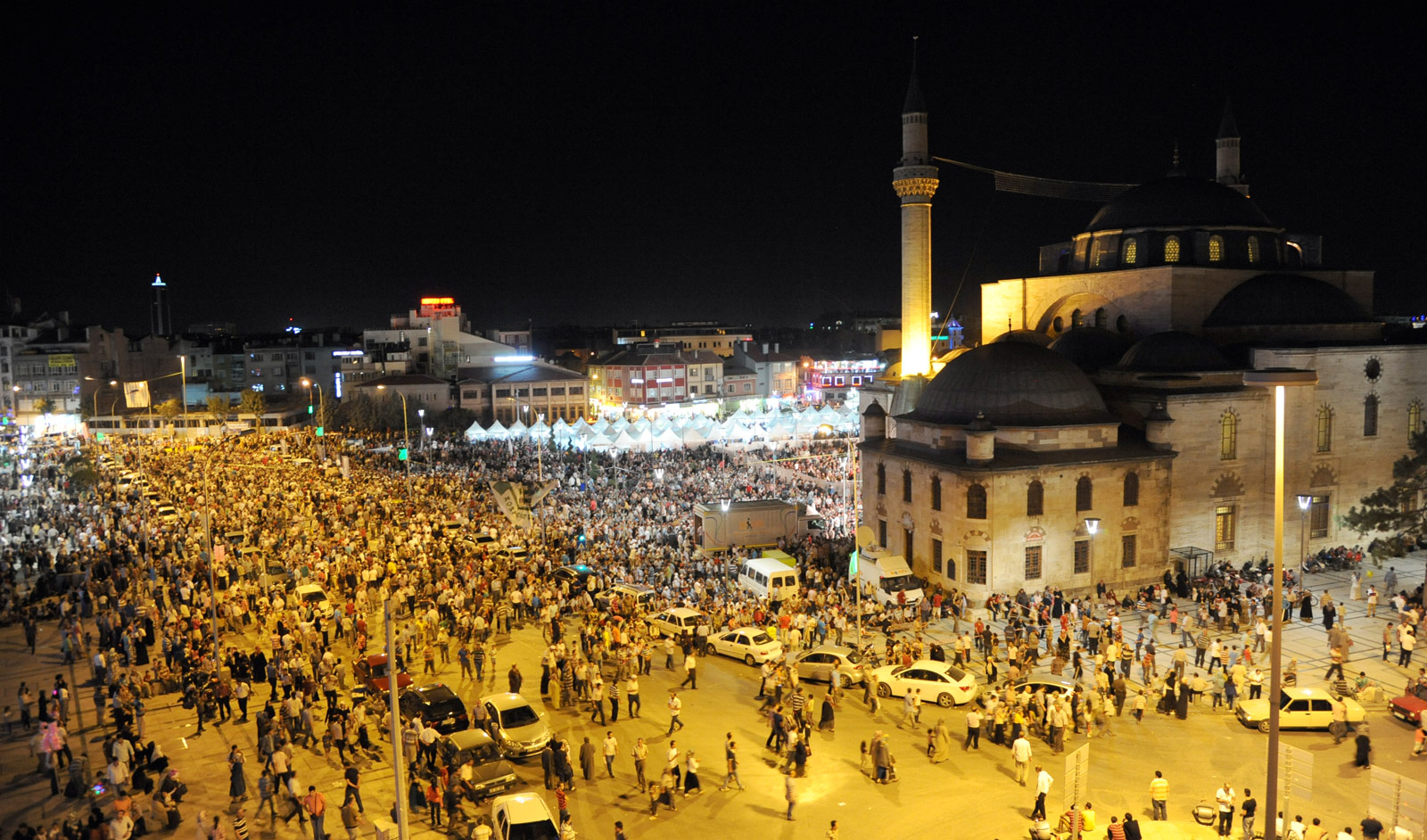 Konya'da Muhteşem Kadir Gecesi Coşkusu