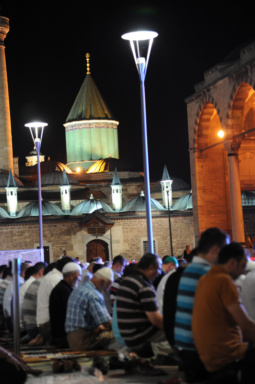 On Binler Ramazan Coşkusunu Mevlana Meydanı'nda Yaşadı