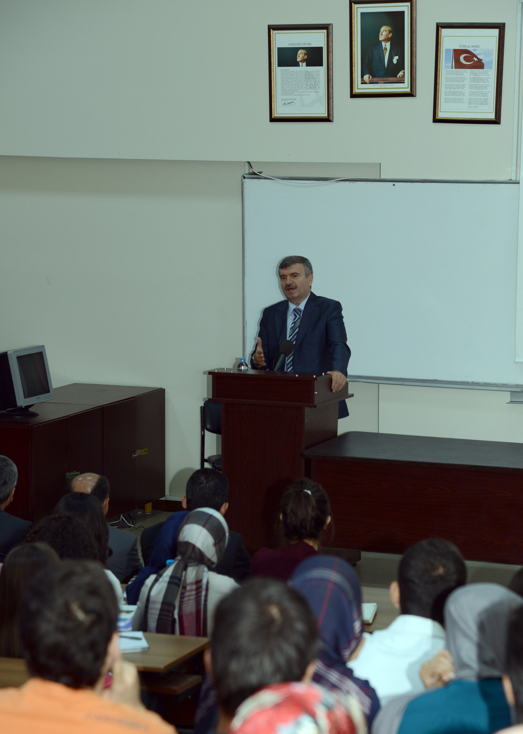 Başkan Akyürek, Üniversite Öğrencileriyle Buluştu