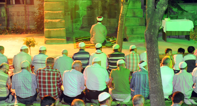 Tarihi Namazgah'ta Bayram Namazı 