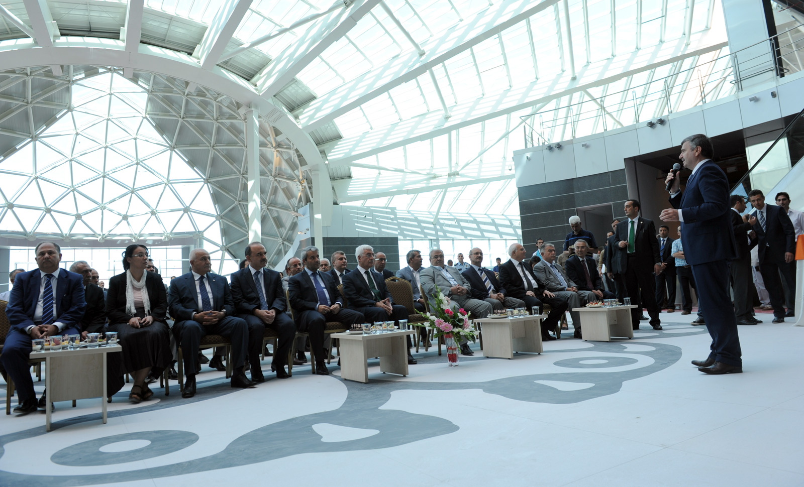Bakan Ergün Bilim Merkezi'nde İncelemelerde Bulundu