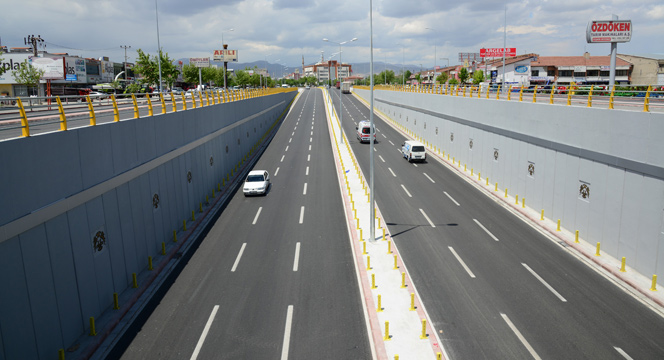 Borsa Köprülü Kavşağı Trafiğe Açıldı
