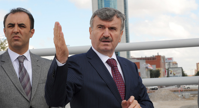 Başkan Akyürek Malas Köprülü Kavşağı'nı İnceledi
