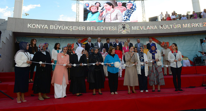 KOMEK Altın Dokunuşlar-Güldeste Sergisi Açıldı