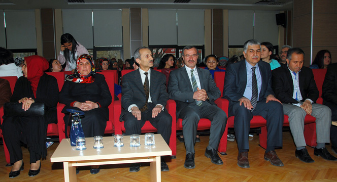 'Sevgiyle Birleşen Eller' Sergisi Açıldı
