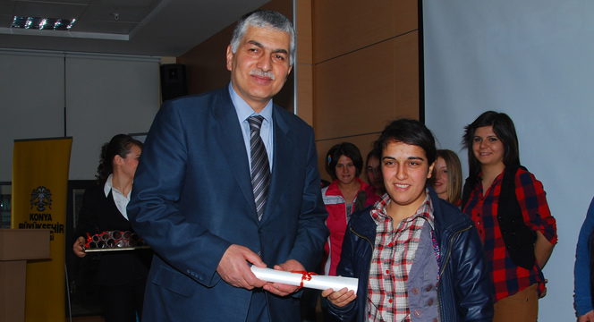 'Sevgiyle Birleşen Eller' Sergisi Açıldı