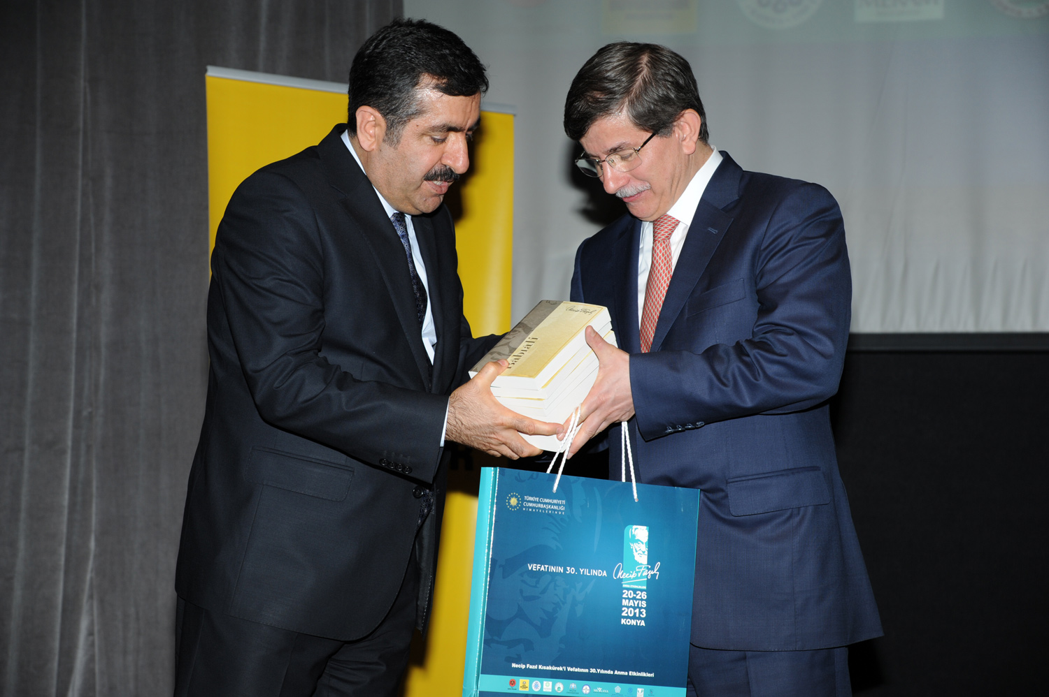 Bakan Davutoğlu'ndan 'Türkiye'nin Stratejik Ufku ve Büyük Doğu' Konferansı