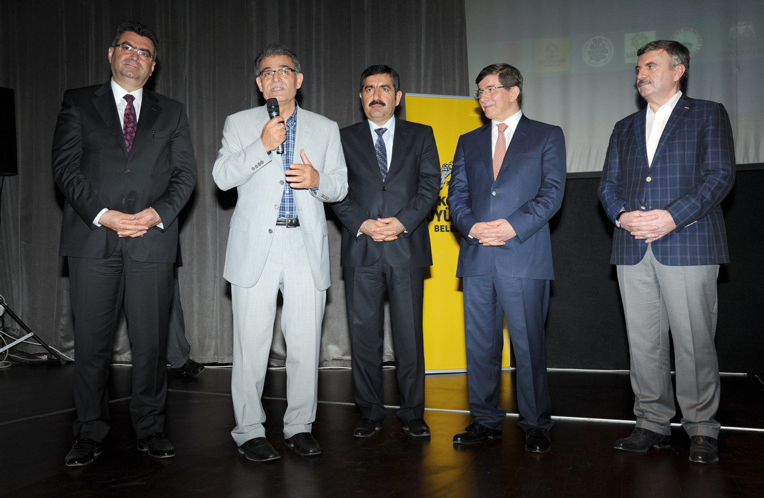Bakan Davutoğlu'ndan 'Türkiye'nin Stratejik Ufku ve Büyük Doğu' Konferansı