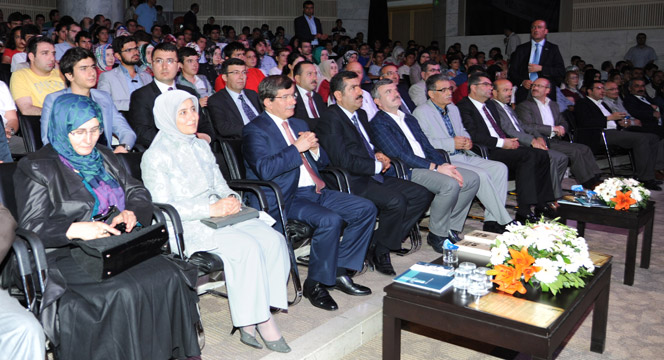 Bakan Davutoğlu'ndan 'Türkiye'nin Stratejik Ufku ve Büyük Doğu' Konferansı