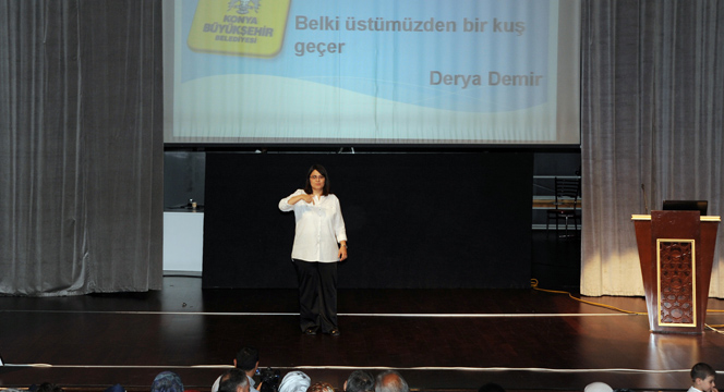 İşaret Diliyle Şiir Okudular, Şarkı Söylediler