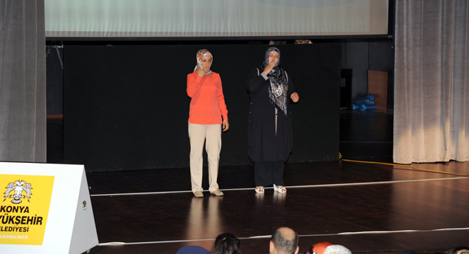 İşaret Diliyle Şiir Okudular, Şarkı Söylediler