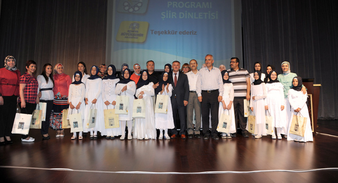 İşaret Diliyle Şiir Okudular, Şarkı Söylediler
