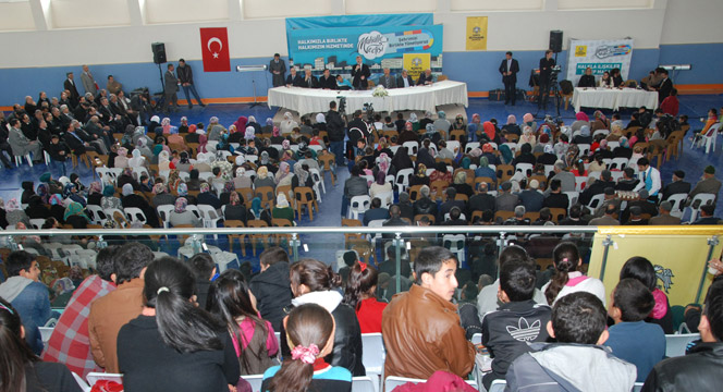 Başkan Akyürek Mahalle Meclisi'nde Kadınlar Günü'nü Kutladı