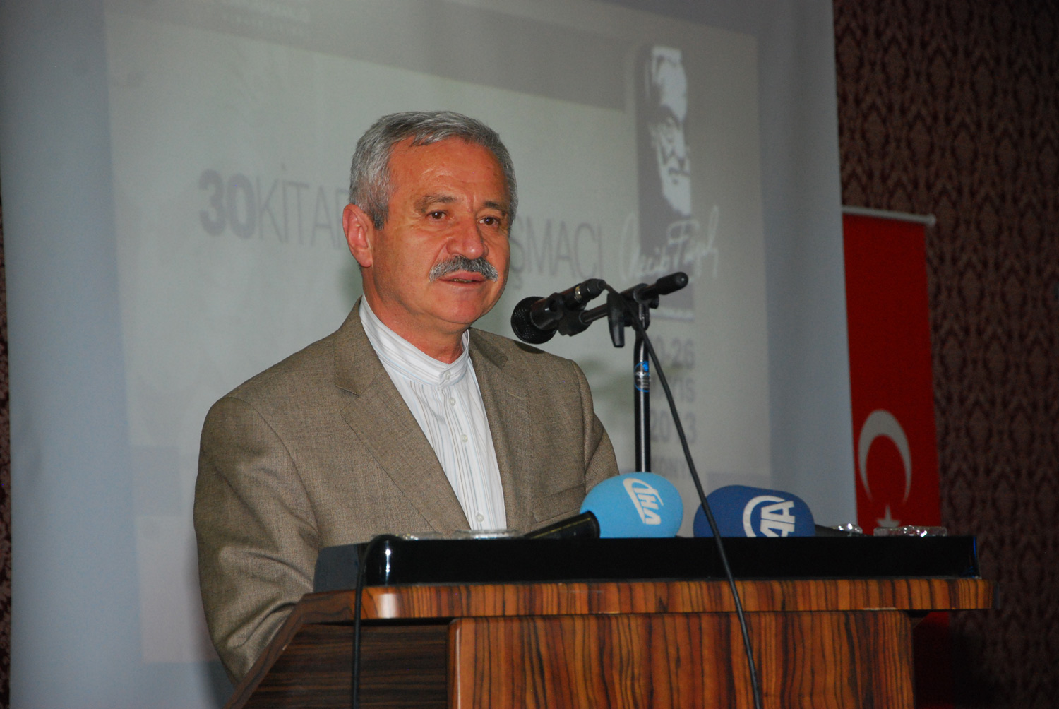 Necip Fazıl '30 Kitap 30 Konuşmacı' Konferansları İle Anılıyor