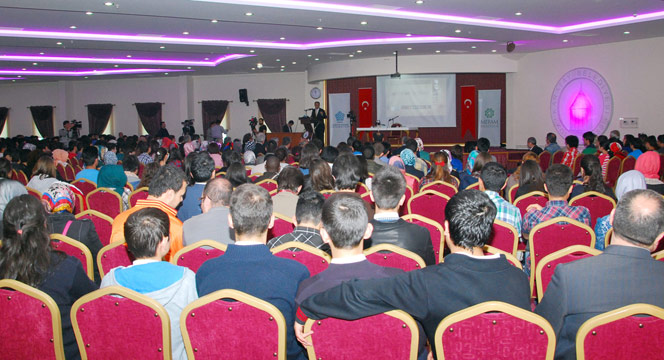Necip Fazıl '30 Kitap 30 Konuşmacı' Konferansları İle Anılıyor