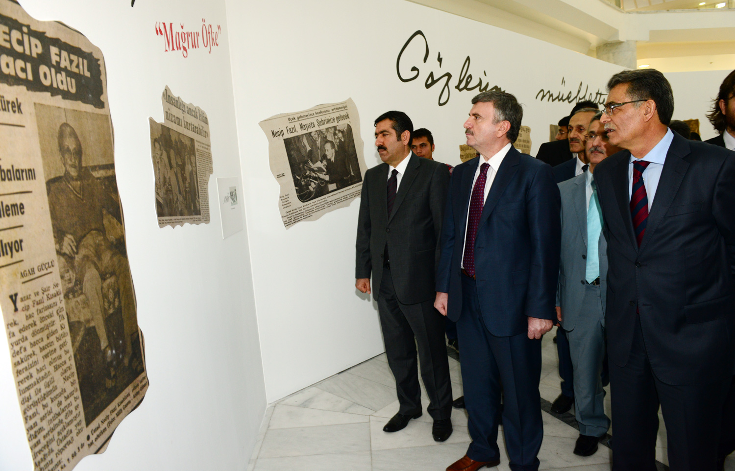 Necip Fazıl Sergi ve Video Projeksiyon Sunumuyla Anlatıldı