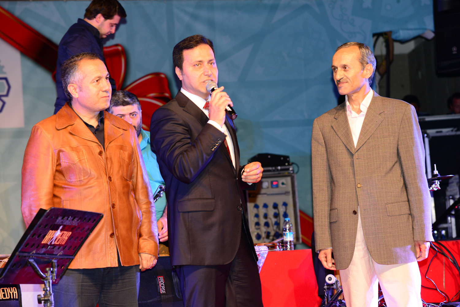 Orhan Hakalmaz'dan Türkü Ziyafeti 