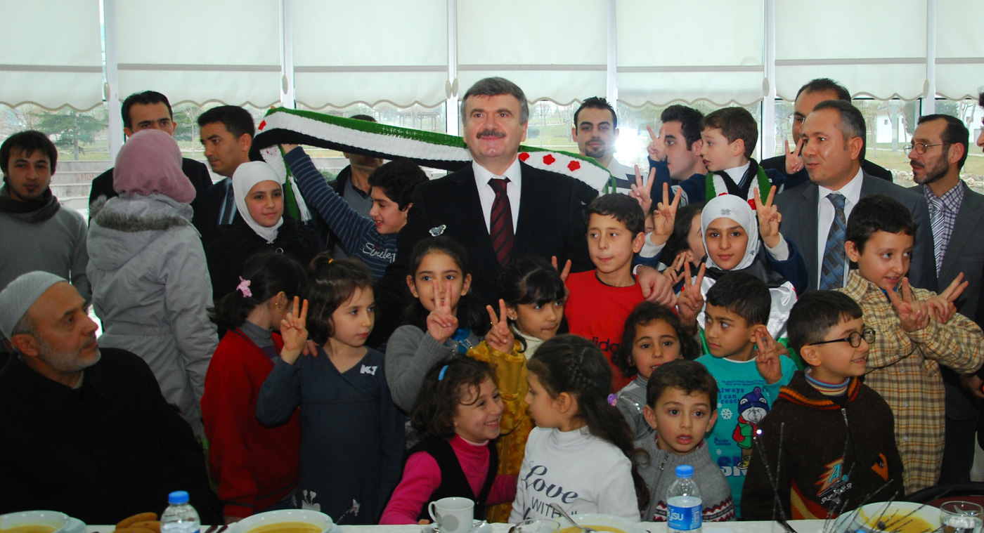 Başkan Akyürek Konya'daki Suriyelilerle Buluştu