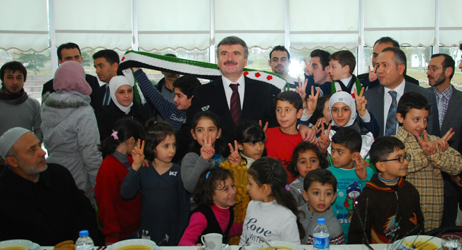 Başkan Akyürek Konya'daki Suriyelilerle Buluştu