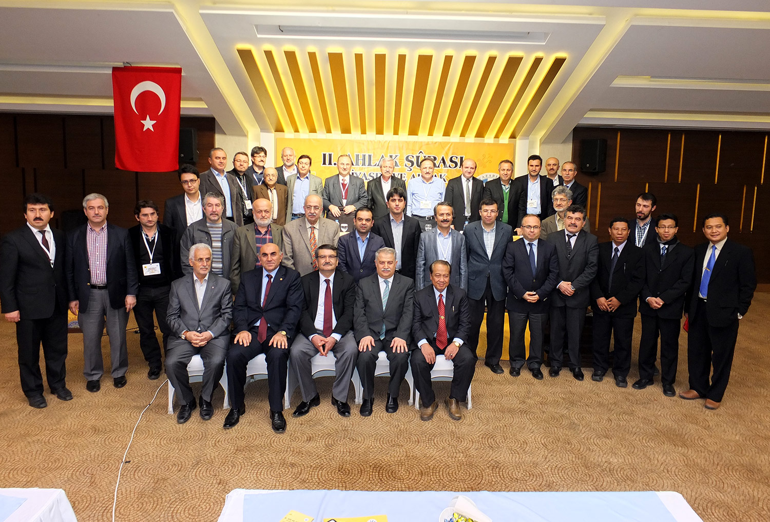 2. Ahlak Şûrası'nda 'Siyaset ve Ahlak' Konuşuldu