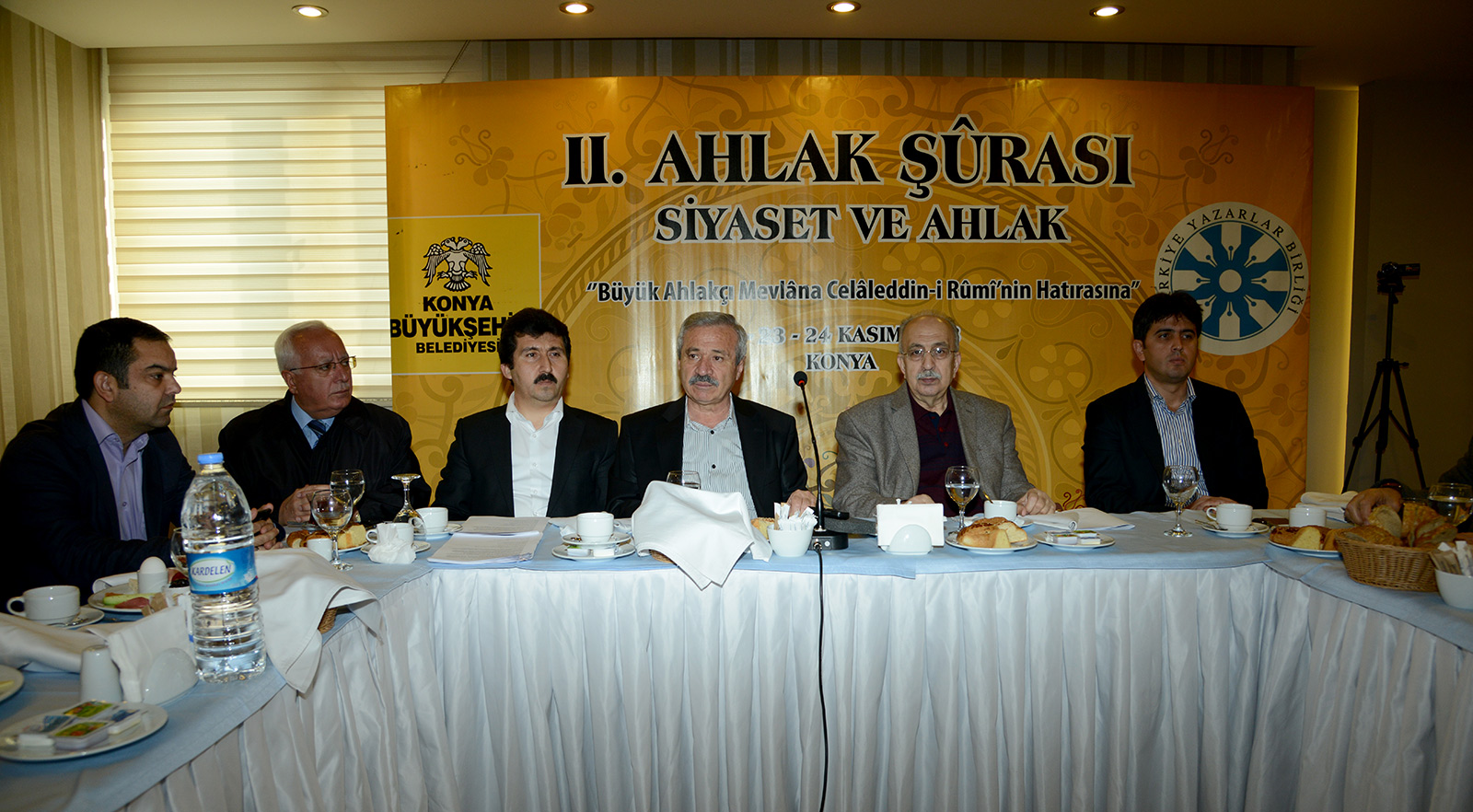 2. Ahlak Şûrası'nda 'Siyaset ve Ahlak' Konuşuldu