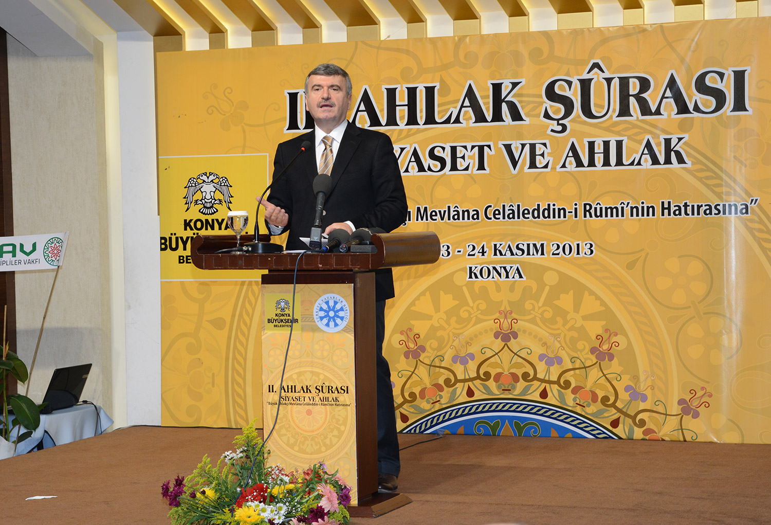 Hayatın Her Alanında Ahlakı Egemen Kılalım