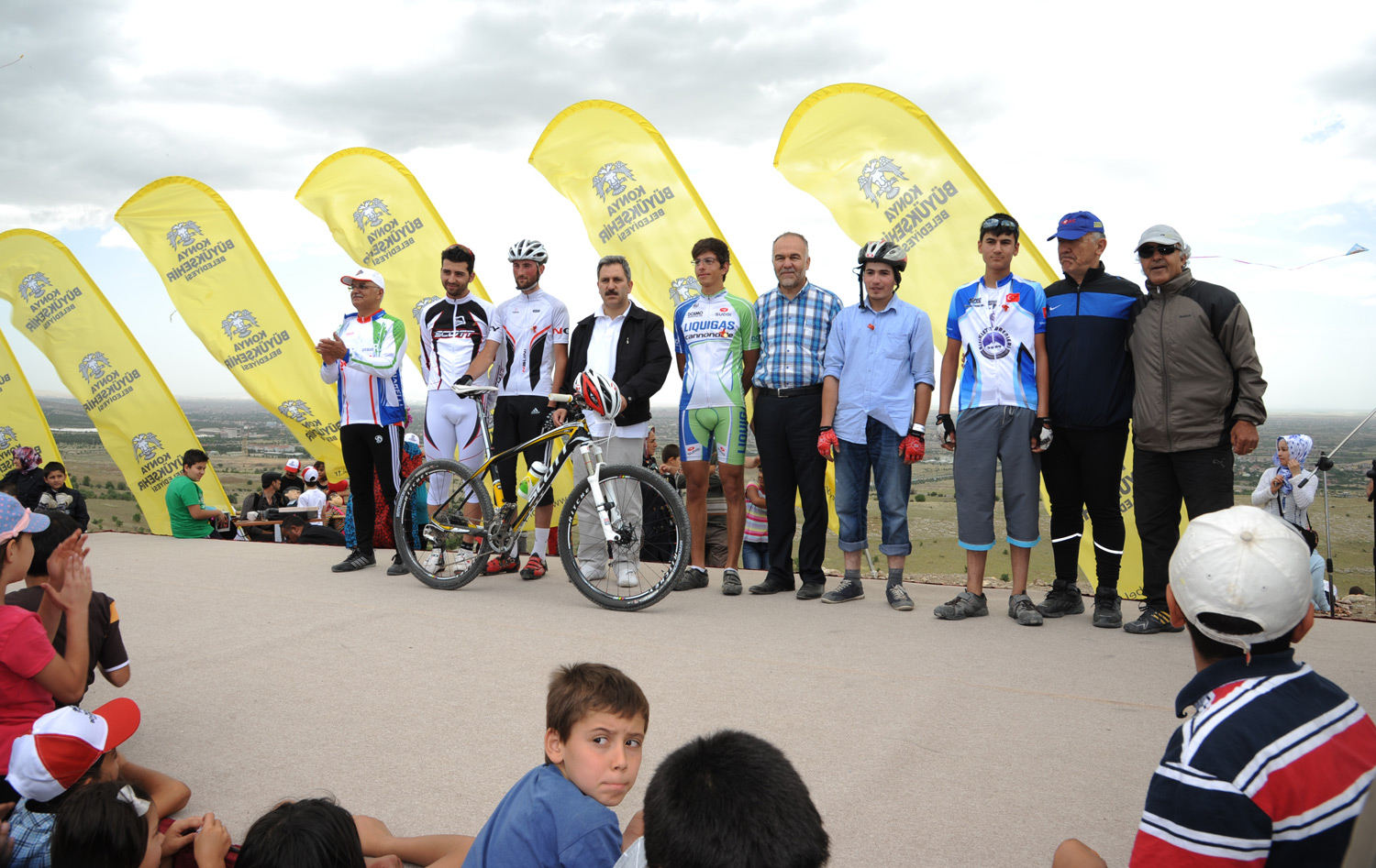 Konya'da Uçurtma ve Bisiklet Şenliği Coşkusu