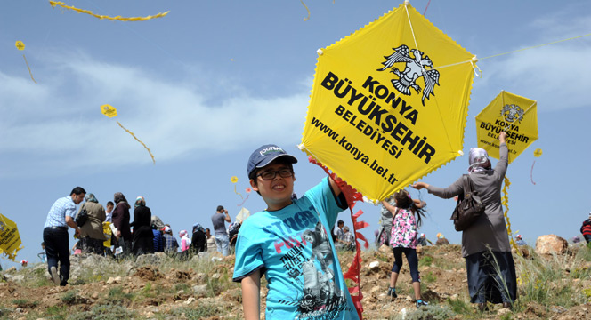 Konya'da Uçurtma ve Bisiklet Şenliği Coşkusu