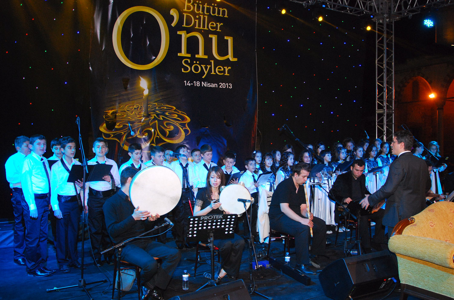 'Bütün Diller O'nu Söyler' Programları Başladı