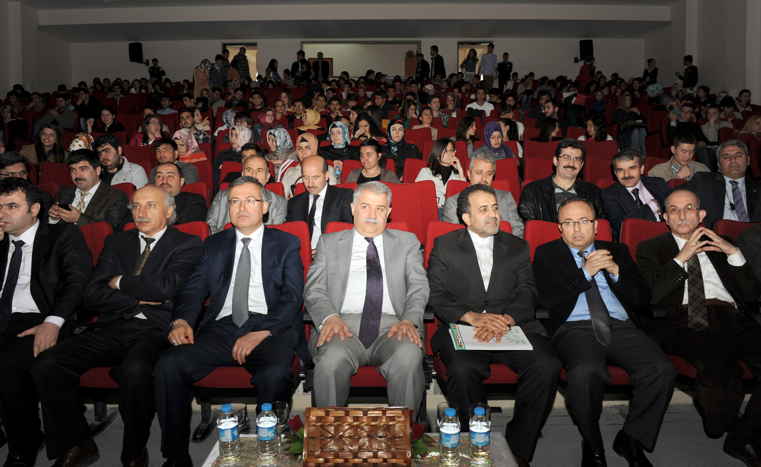 Genel Sekreter Musavi D-8'i Anlattı