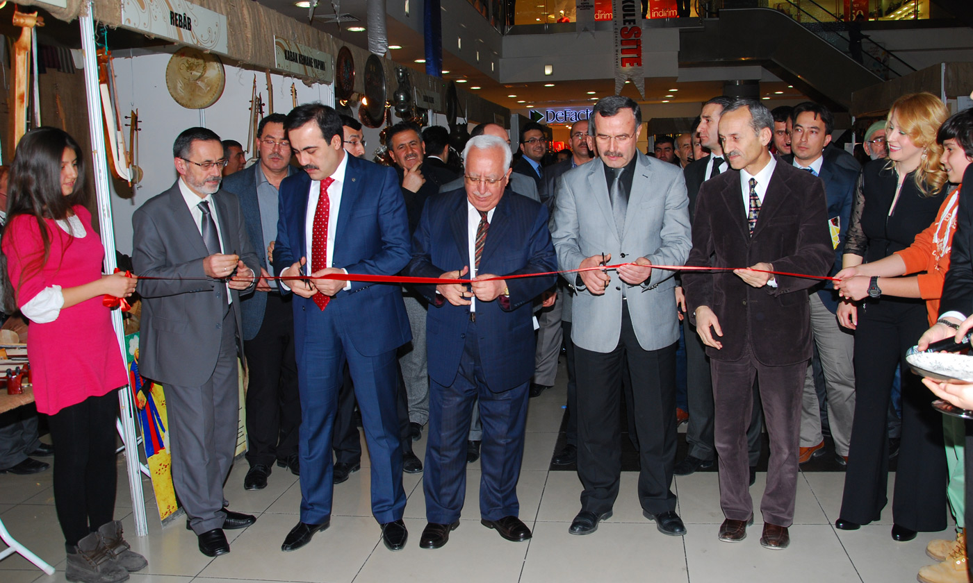Dünden Bugüne Geleneksel Türk El Sanatları Şöleni Başladı