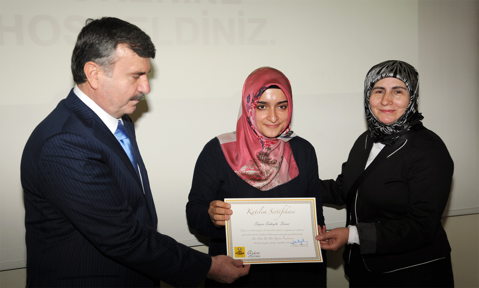 'Her Anne Bir Okul Seminerleri'ne Katılanlara Sertifikaları Verildi