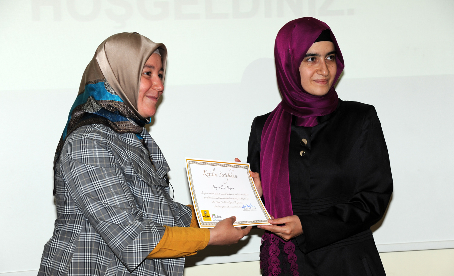 'Her Anne Bir Okul Seminerleri'ne Katılanlara Sertifikaları Verildi