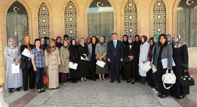 'Her Anne Bir Okul Seminerleri'ne Katılanlara Sertifikaları Verildi