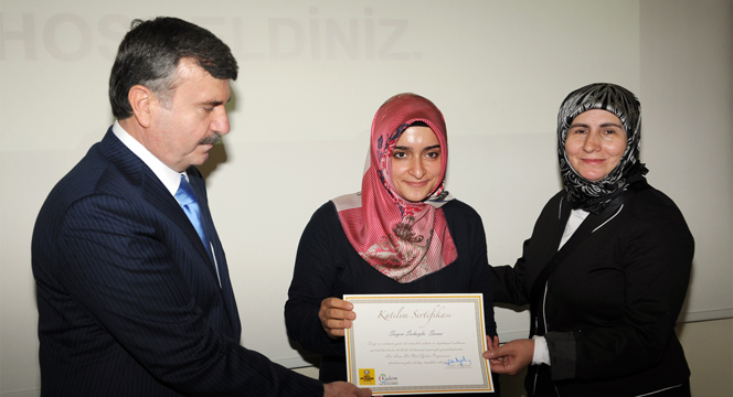'Her Anne Bir Okul Seminerleri'ne Katılanlara Sertifikaları Verildi