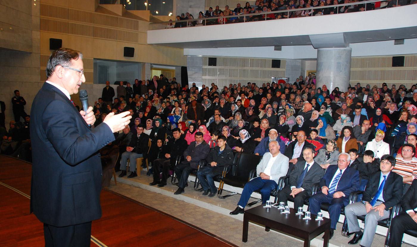 Doç. Dr. Mustafa Karataş 'Evlilik ve Aile'yi Anlattı