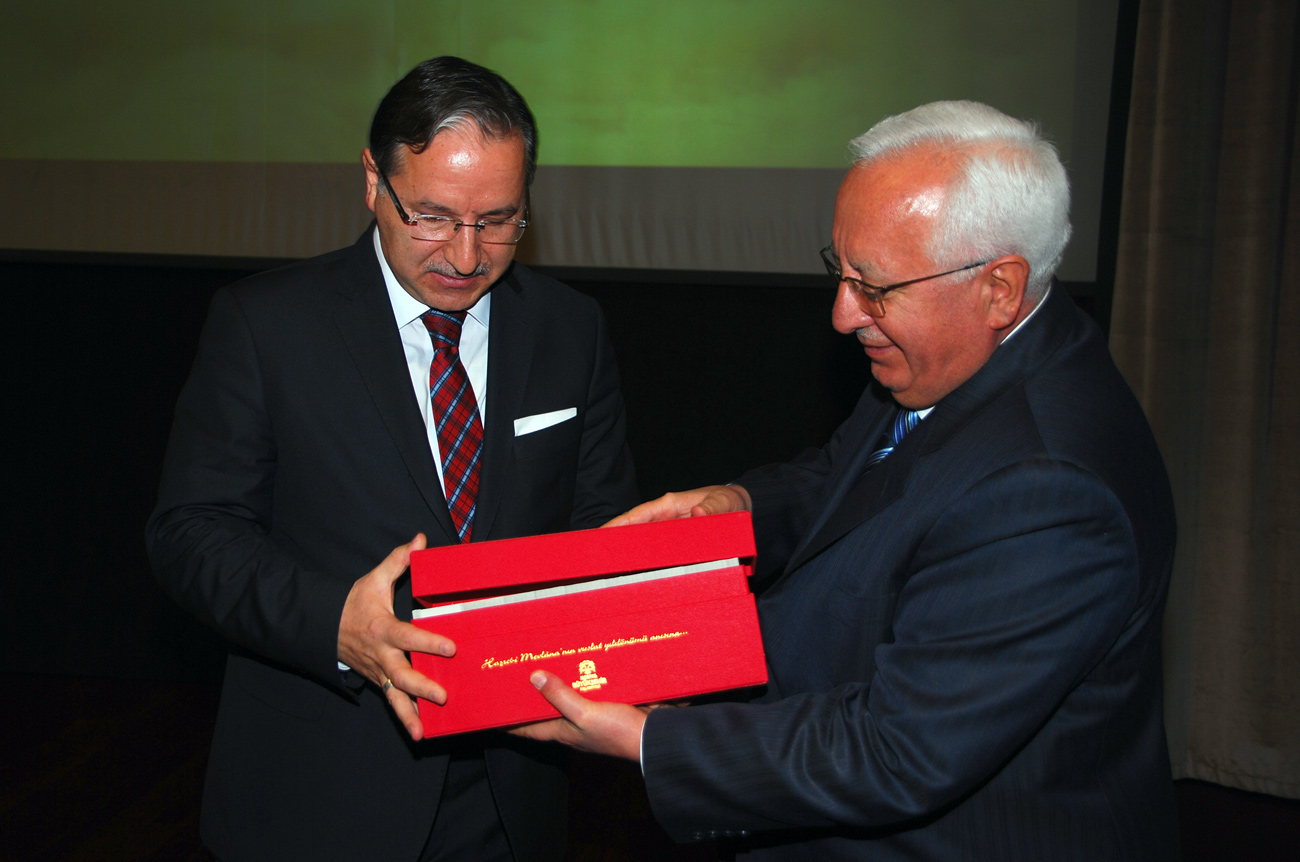 Doç. Dr. Mustafa Karataş 'Evlilik ve Aile'yi Anlattı