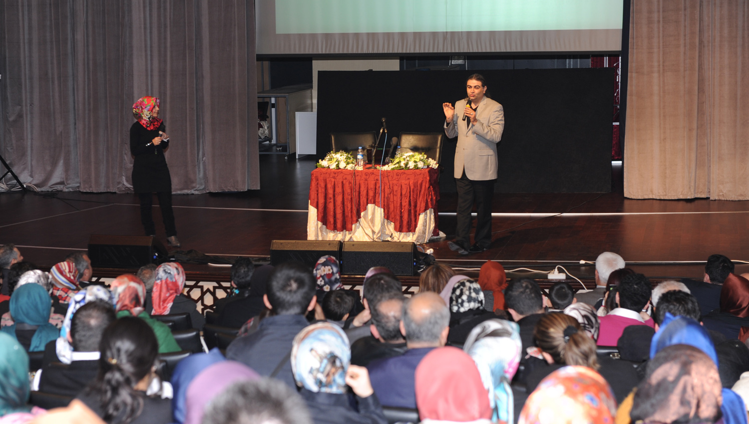 Evlilik Okulu'nda 'Olumlu Düşün, Mutlu Ol' Semineri