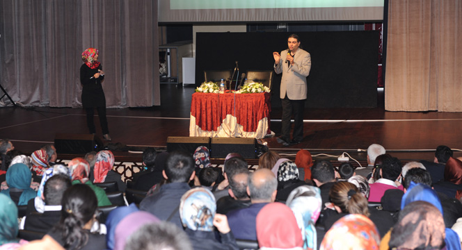 Evlilik Okulu'nda 'Olumlu Düşün, Mutlu Ol' Semineri