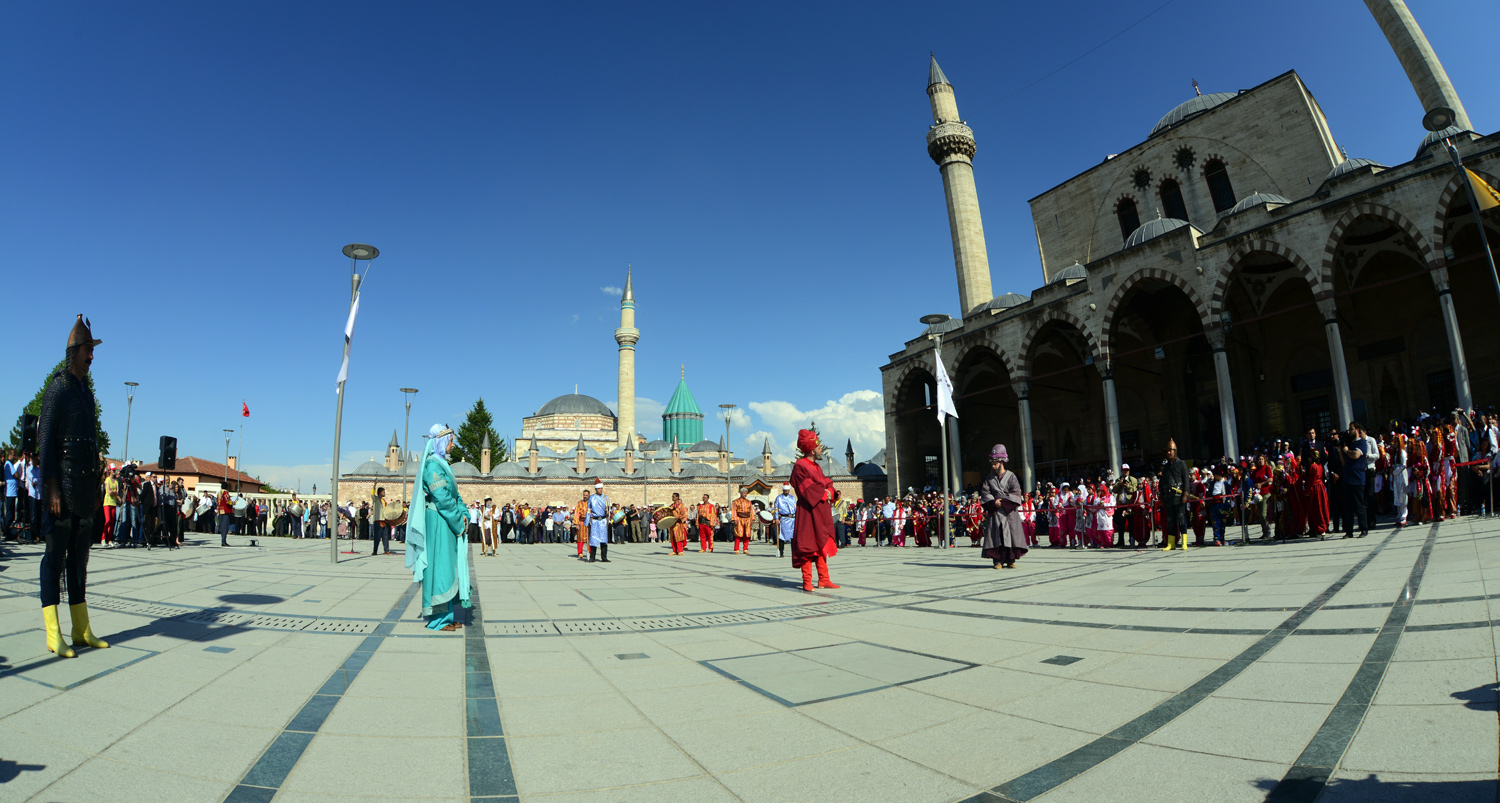 Hazreti Mevlana ve Ailesi 785. Kez Sevgiyle Karşılandı